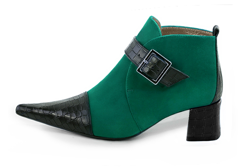 Satin black and emerald green women's ankle boots with buckles at the front. Pointed toe. Medium block heels. Profile view - Florence KOOIJMAN